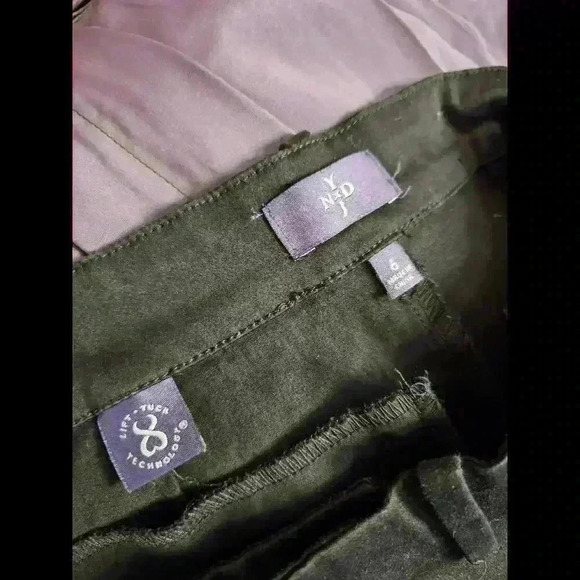 NYJD size 6 black women's short - Picture 3 of 3